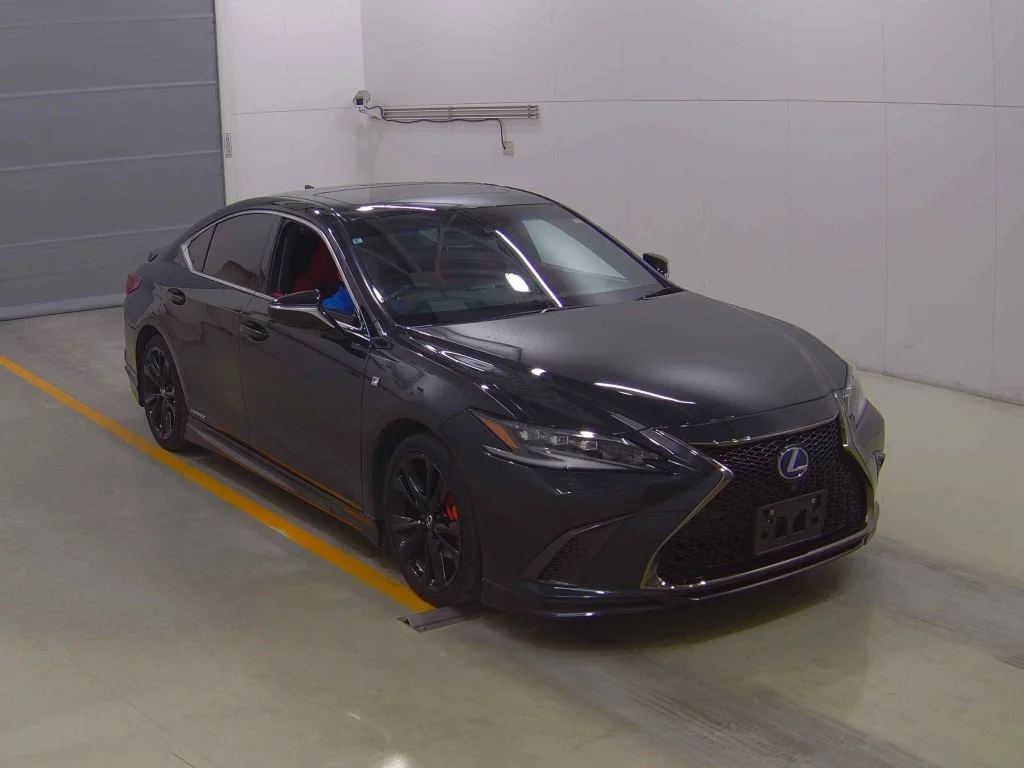 Lexus ES300h  с аукциона в Японии