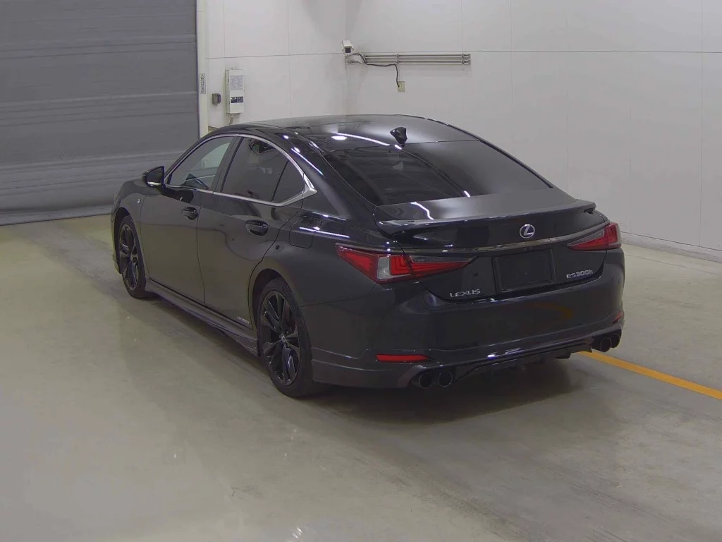 Lexus ES300h  с аукциона в Японии