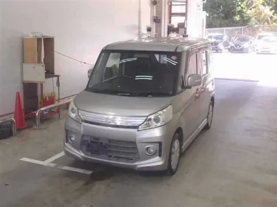Suzuki Spacia Custom