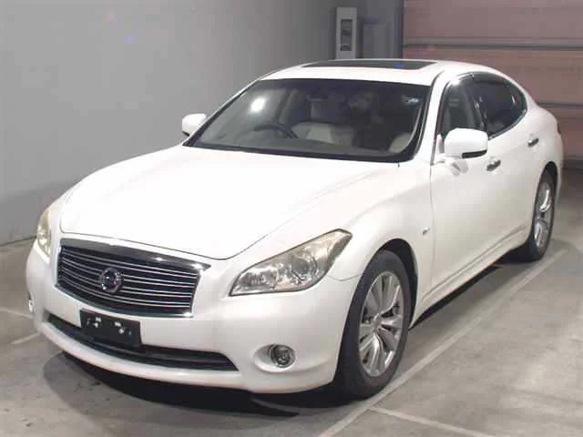Nissan Fuga  с аукциона в Японии