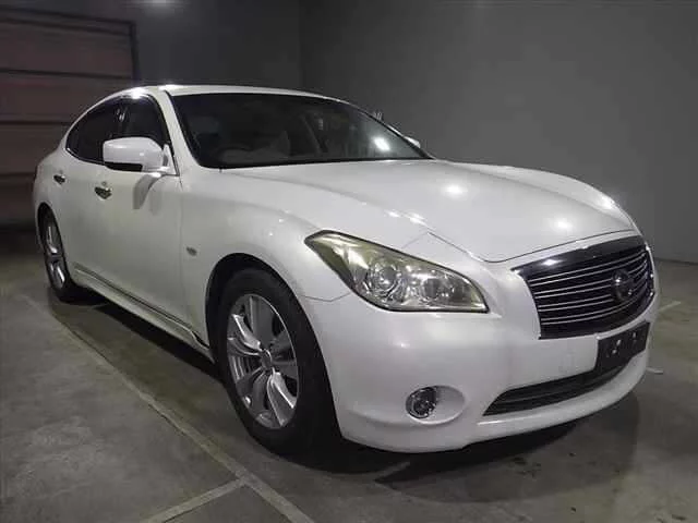 Nissan Fuga  с аукциона в Японии