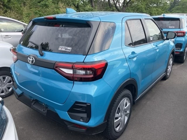 Toyota Raize  с аукциона в Японии