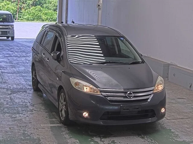 Nissan Lafesta  с аукциона в Японии