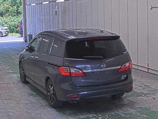 Nissan Lafesta  с аукциона в Японии