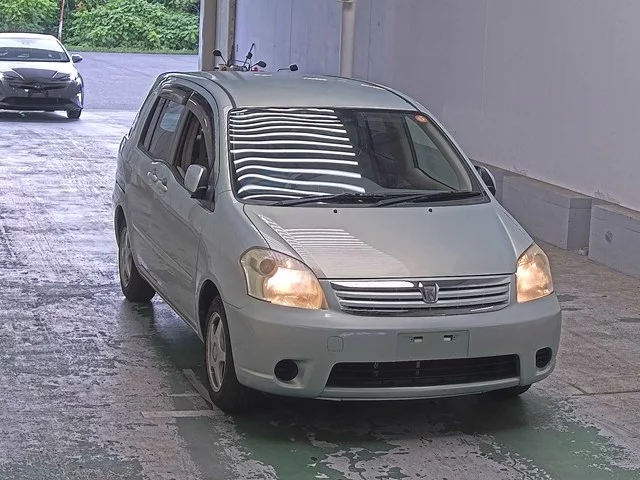 Toyota Raum  с аукциона в Японии