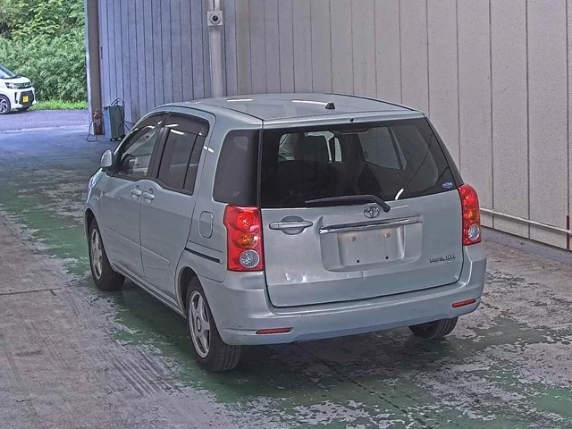 Toyota Raum  с аукциона в Японии