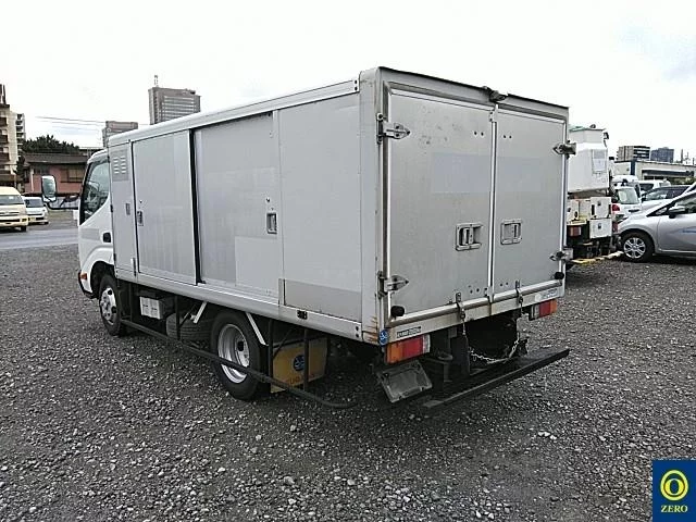 Toyota Dyna  с аукциона в Японии