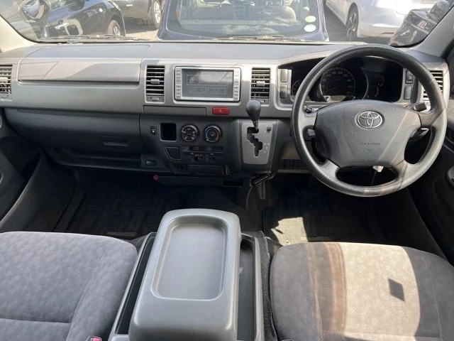 Toyota RegiusAce  с аукциона в Японии