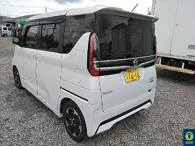 NISSAN ROOX