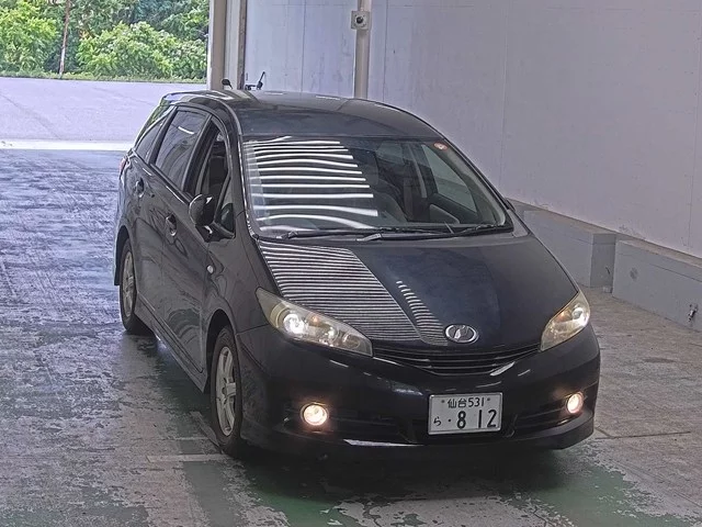 Toyota Wish  с аукциона в Японии
