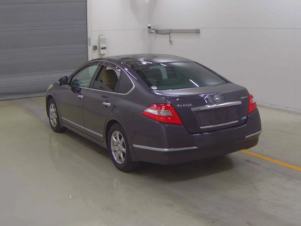 Nissan Teana  с аукциона в Японии
