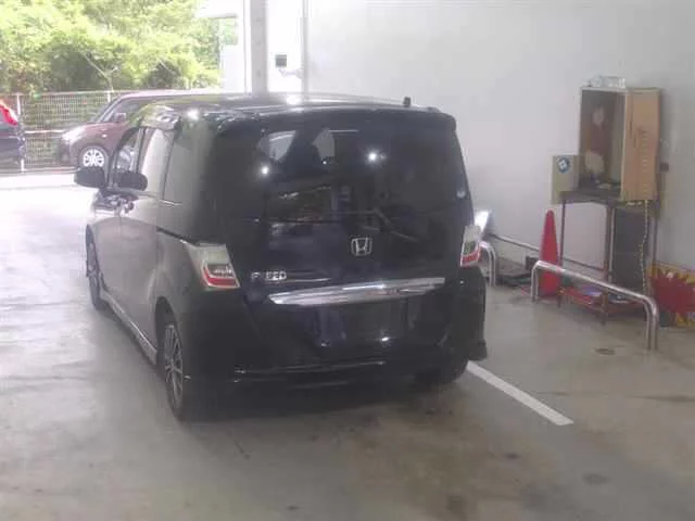Honda Freed  с аукциона в Японии