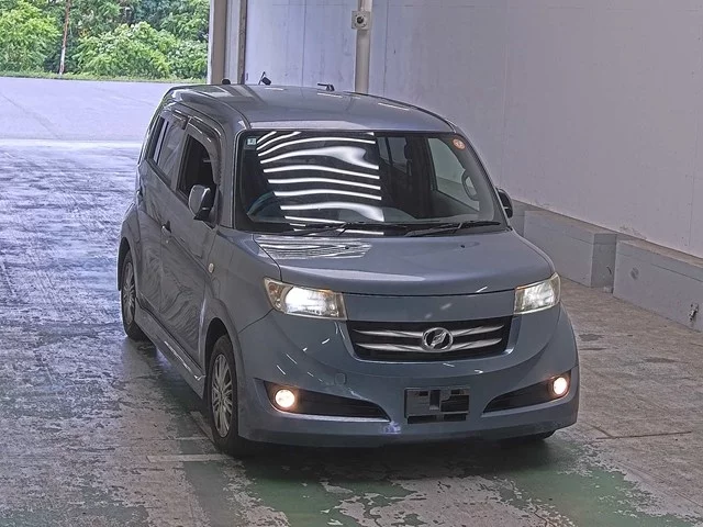 Toyota bB  с аукциона в Японии