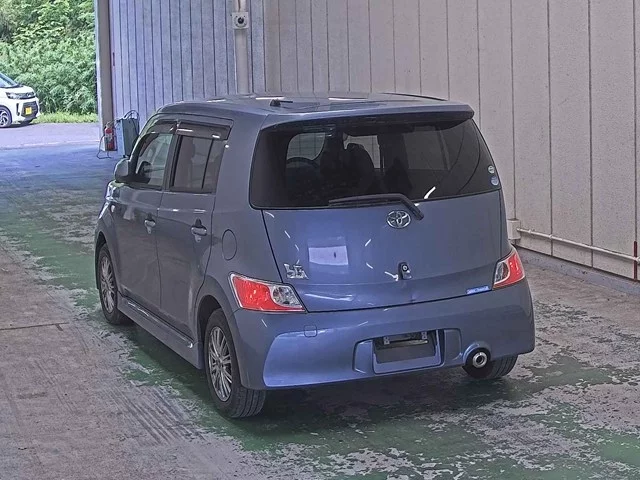 Toyota bB  с аукциона в Японии
