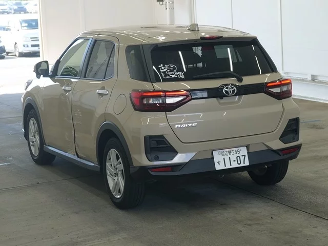 Toyota Raize  с аукциона в Японии
