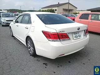Цена авто Toyota Crown с аукционов Японии, номер кузова AWS211, пробег 152 000, оценка 2