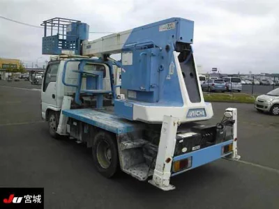 Isuzu ELF