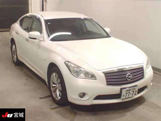 Nissan Fuga  с аукциона в Японии