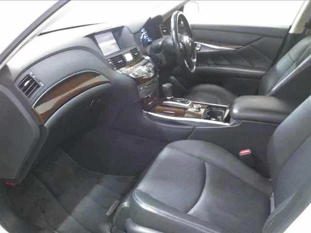 Nissan Fuga  с аукциона в Японии