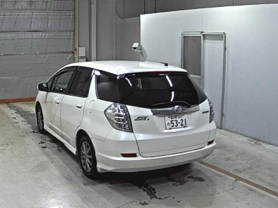 Honda FIT SHUTTLE HYBRID