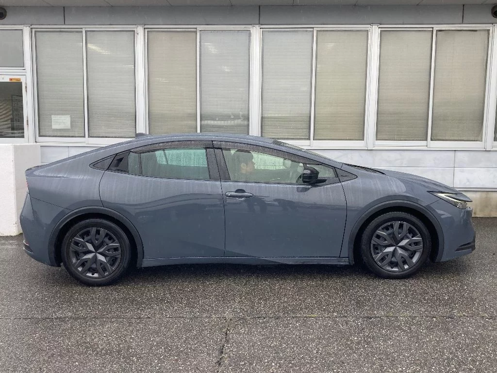 Toyota Prius  с аукциона в Японии