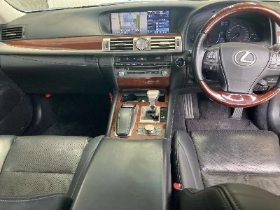Lexus LS600h