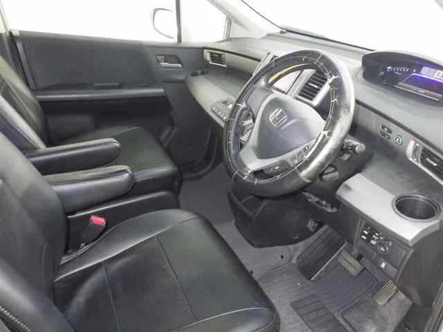 Honda Freed  с аукциона в Японии
