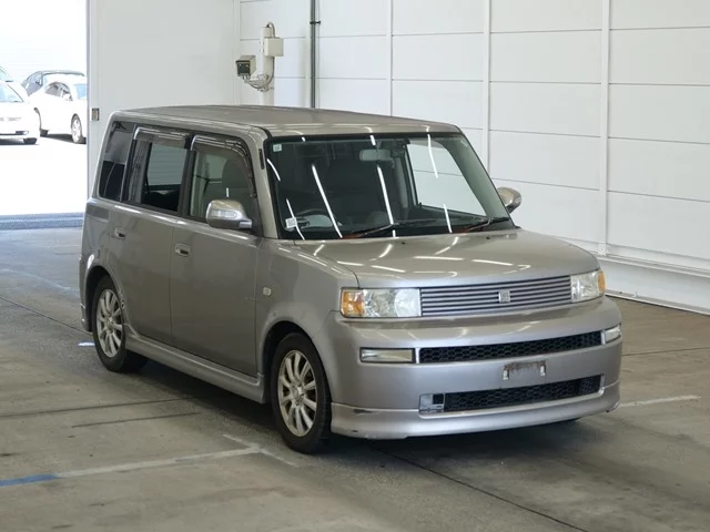 Toyota bB  с аукциона в Японии