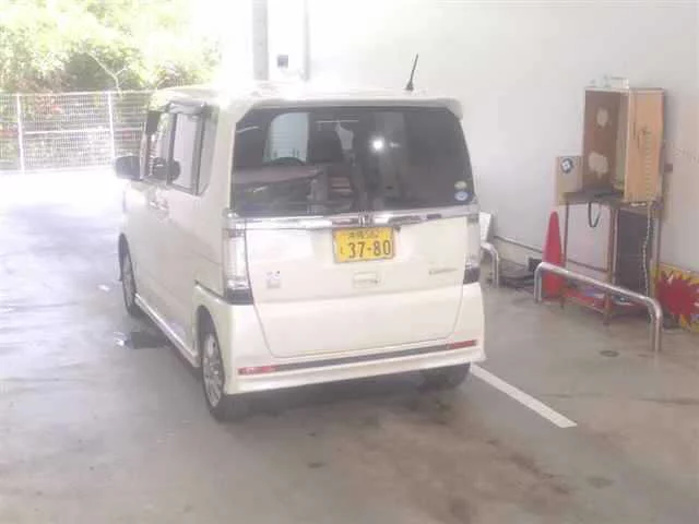 Honda N-Box  с аукциона в Японии