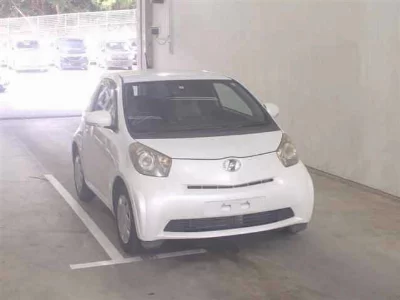 Toyota iQ