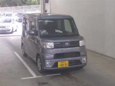 Toyota Pixis Mega