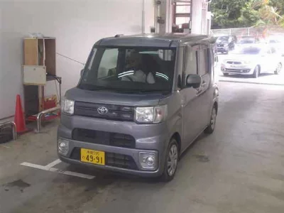 Toyota Pixis Mega