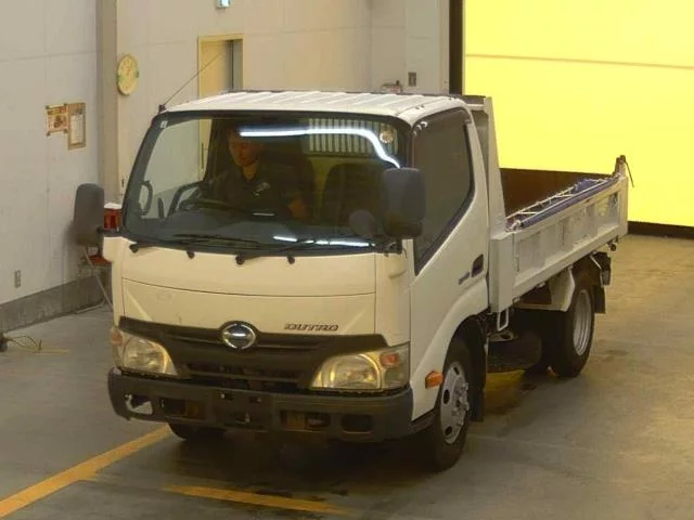 Hino Dutro  с аукциона в Японии