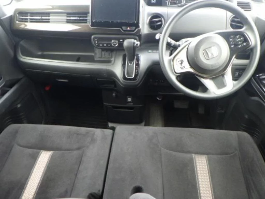 Honda N BOX CUSTOM  с аукциона в Японии