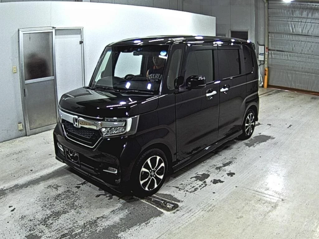 Honda N BOX CUSTOM  с аукциона в Японии