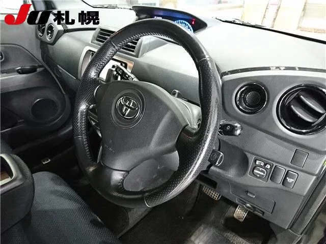 Toyota bB  с аукциона в Японии