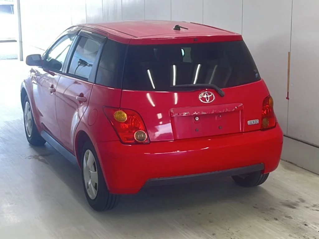 Toyota Ist  с аукциона в Японии