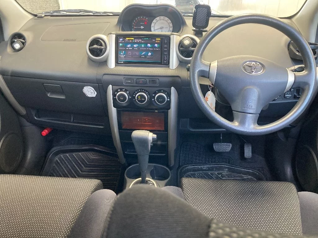 Toyota Ist  с аукциона в Японии