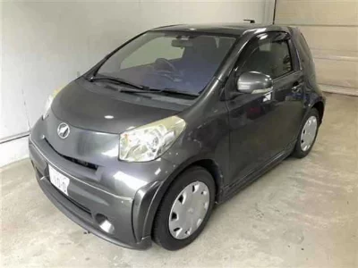 Toyota iQ