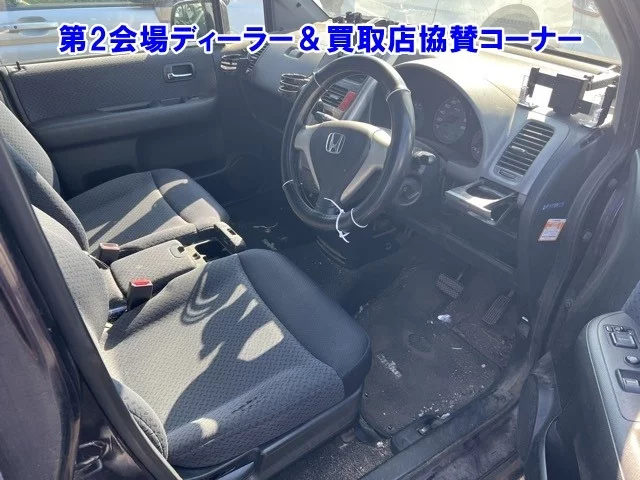 Honda Mobilio Spike  с аукциона в Японии
