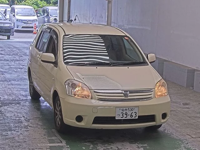 Toyota Raum  с аукциона в Японии
