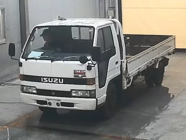 Isuzu Elf  с аукциона в Японии