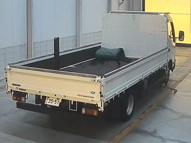 Hino Dutro  с аукциона в Японии
