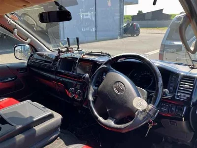 Toyota HiAce Commuter