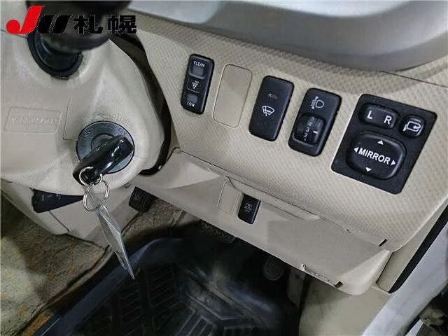 Toyota Porte  с аукциона в Японии