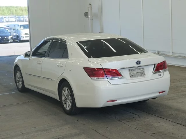 Toyota Crown  с аукциона в Японии