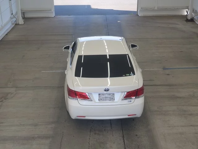 Toyota Crown  с аукциона в Японии
