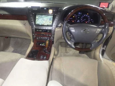 Lexus LS460L