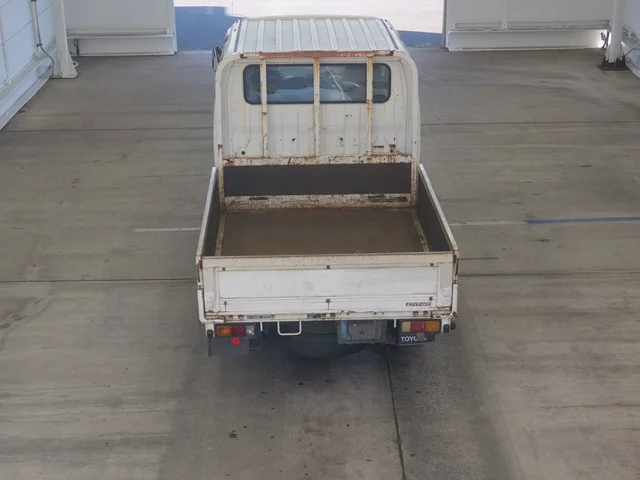 Toyota Dyna  с аукциона в Японии