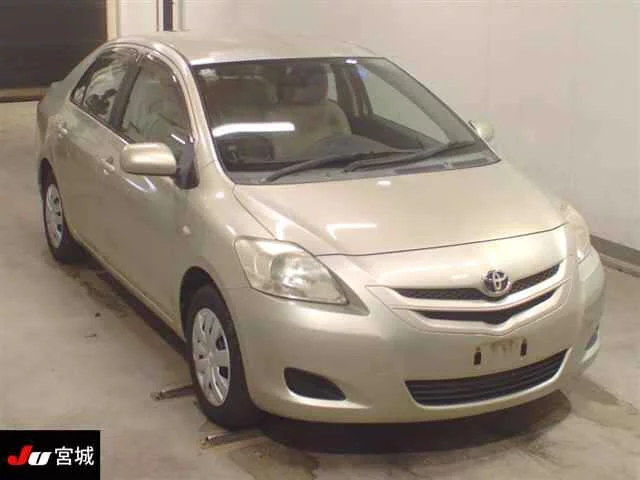 Toyota Belta  с аукциона в Японии